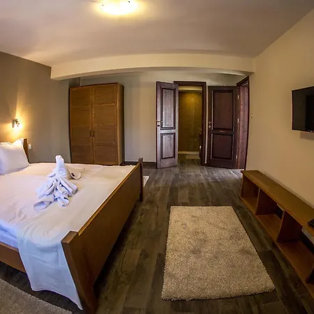 Red House Tatil Evi *