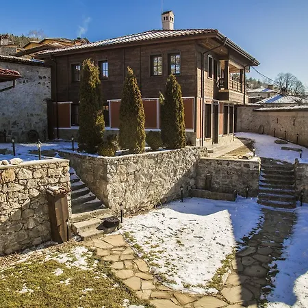 Ваканционна къща Red House