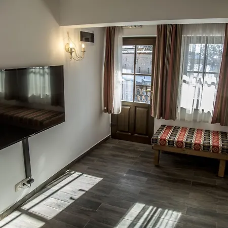 Tatil Evi Red House *