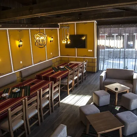 Red House * Koprivştitsa