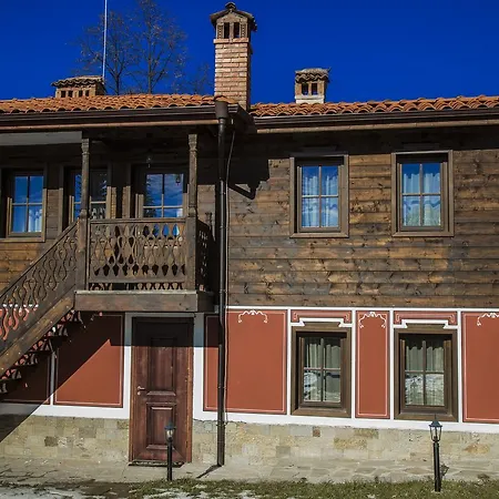 Red House * Копривщица