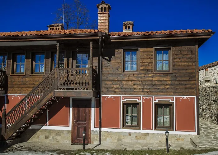 Red House * Kopriwschtiza